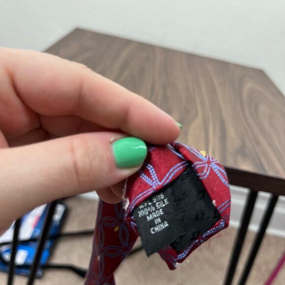 J.S. Blank & CO. Men's Red Silk Classic Geometric Silver Designer Neck Tie - Picture 4 of 5